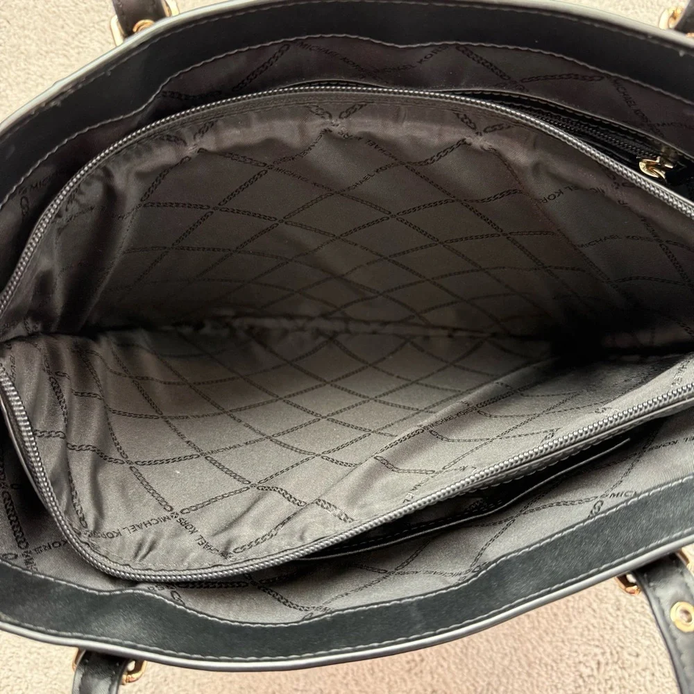 Michael Kors Voyager Large Signature Logo Tote Bag- Black and Brown - Picture 9 of 15